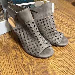 Maurices Sandal - size 9